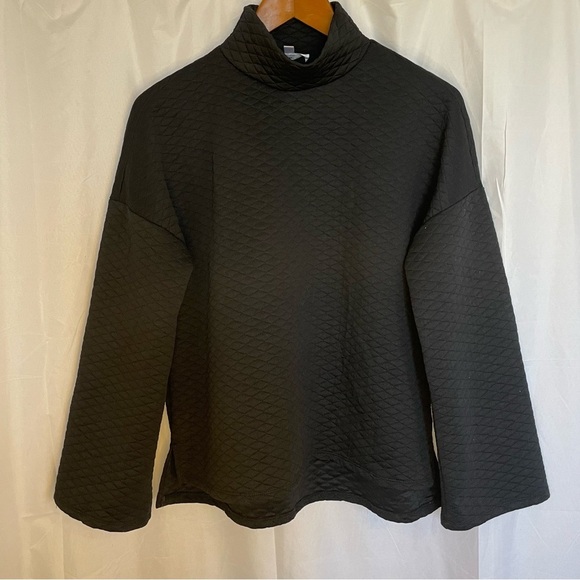 DAILY THREAD Women’s Black Wide Sleeve Quilted Sweatshirt Turtleneck Size Small - Picture 1 of 14